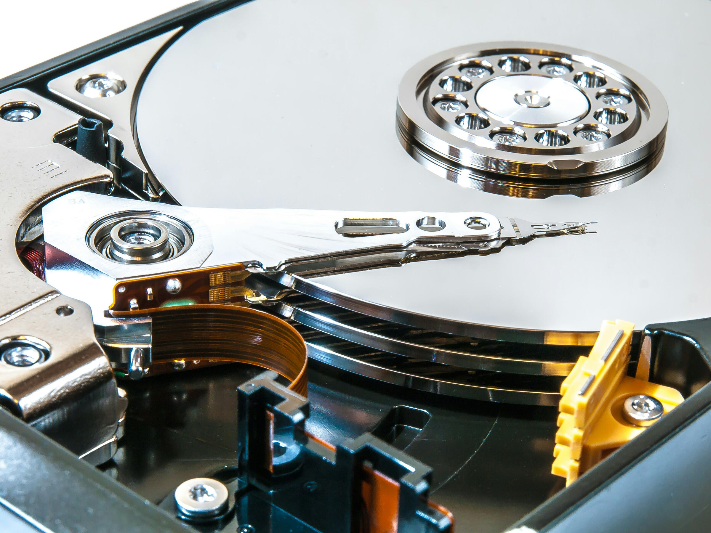 Datenrettung und IT Service Essen Professionelle Datenrettung in Essen – Analyse von defekten Festplatten und SSDs.